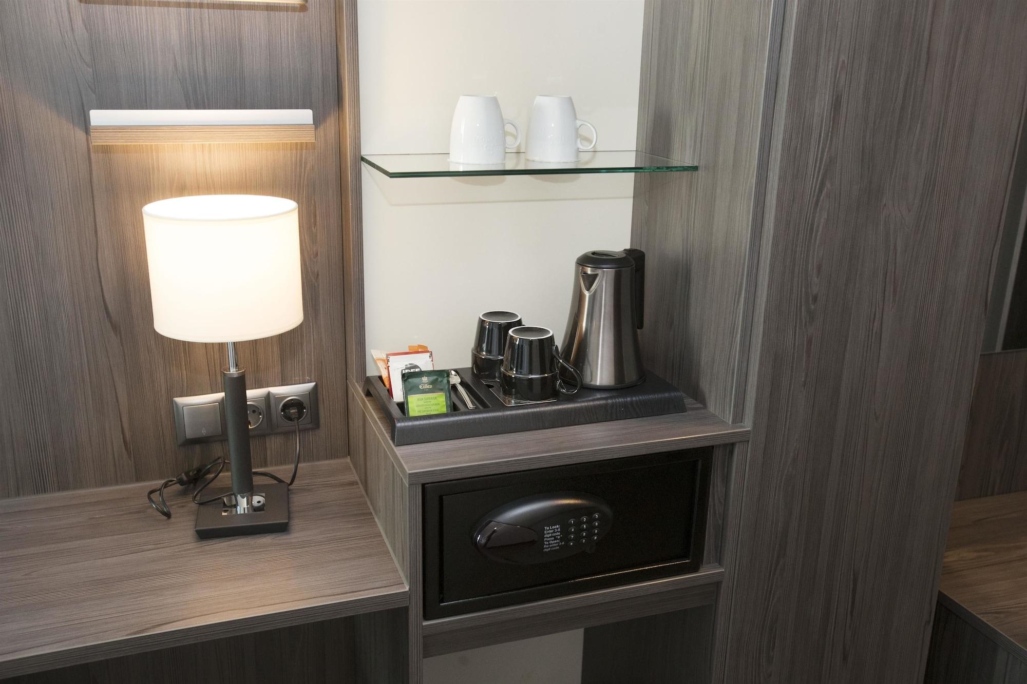 Hotel Plaza Premium 4*