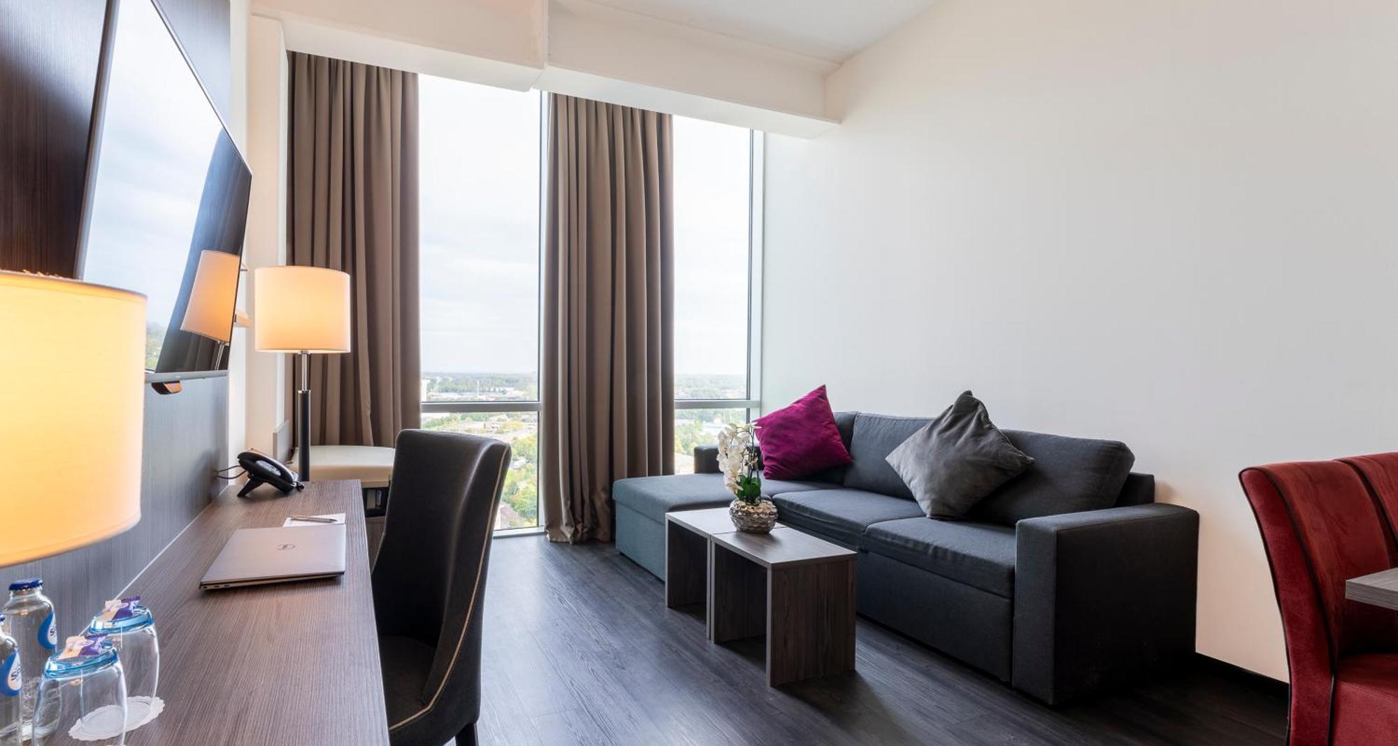 Plaza Premium 4* Almere