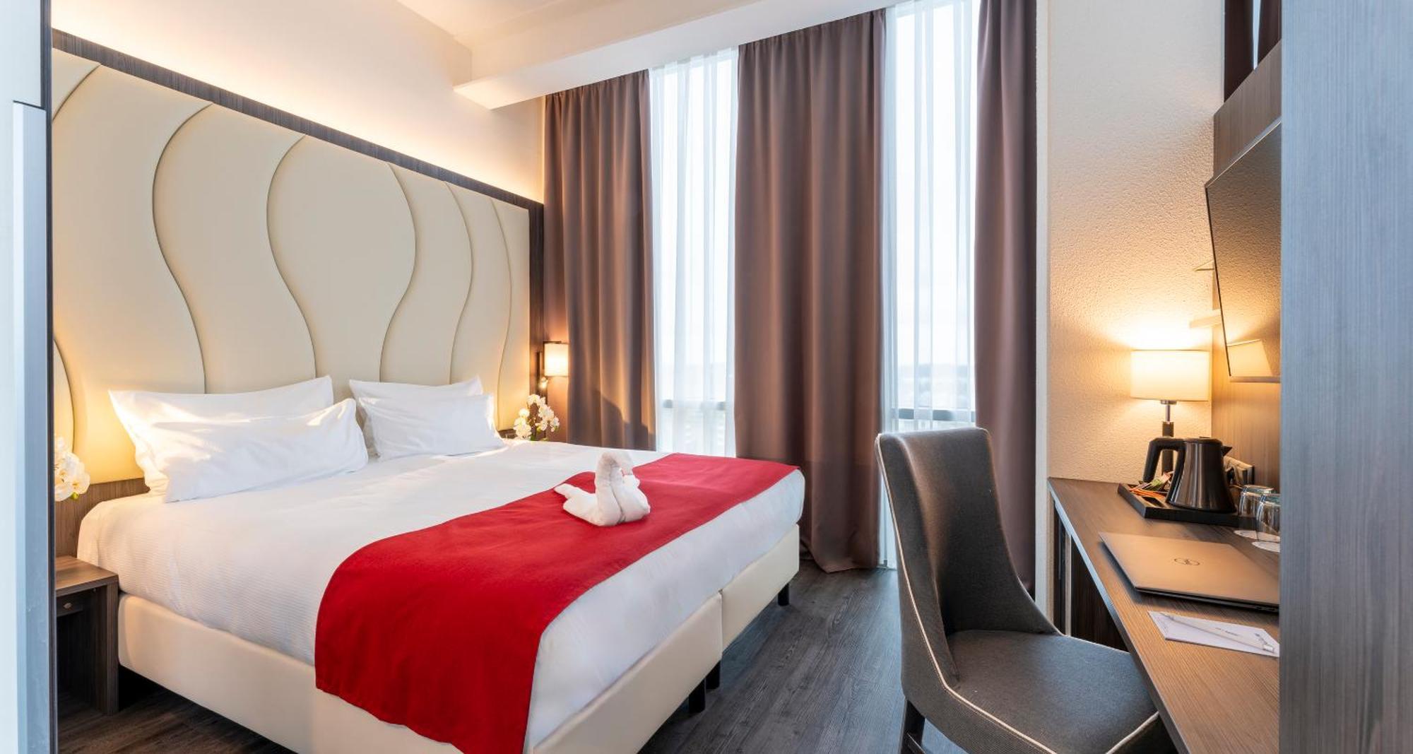 Plaza Premium Hotel Almere
