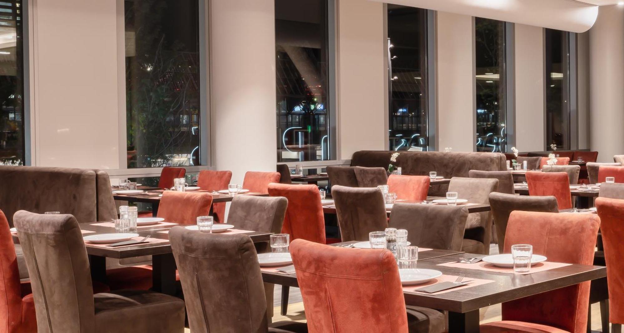 Hotel Plaza Premium 4*