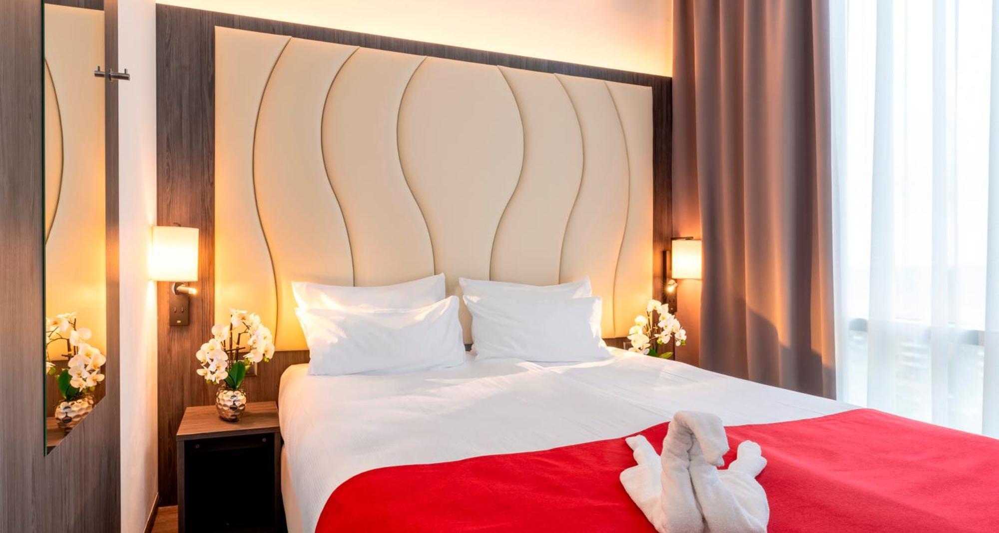 Hotel Plaza Premium 4*